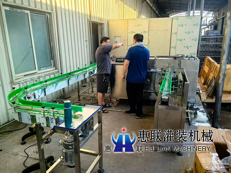 四川南充洗瓶機現(xiàn)場